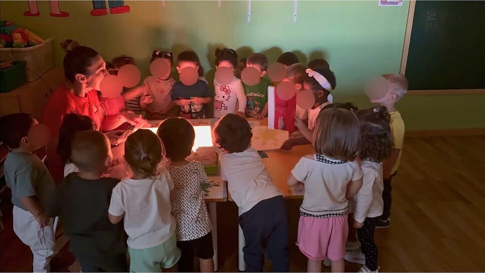 Mesa de luz Montessori